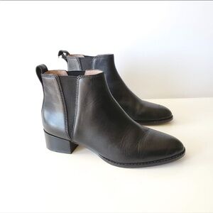 Madewell Black Chelsea pull on Boots size 6
